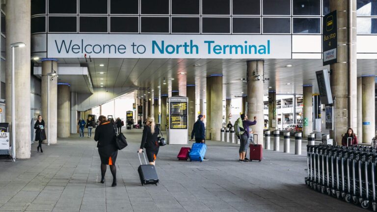 £5 minimum fee to drop off passengers at Gatwick Airport
