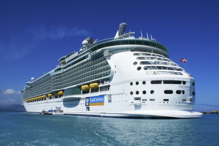 Fully vaccinated Royal Caribbean cruises to re-start in June
