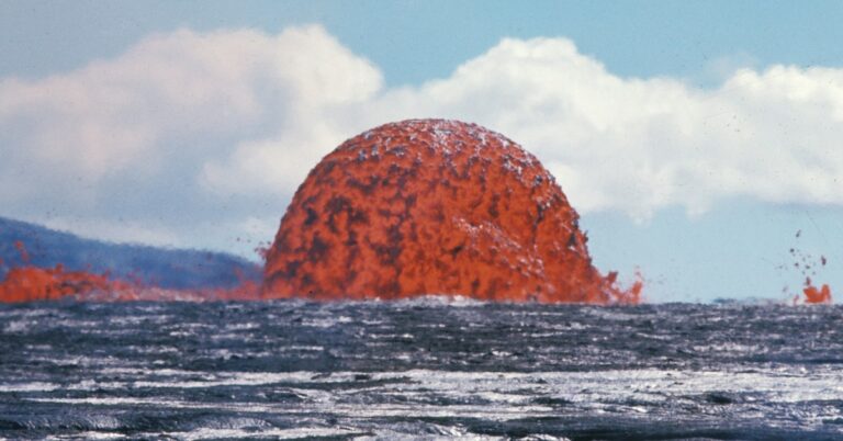 Rare Sight Of 65-Foot-Tall Lava Dome Captured in Hawaii.