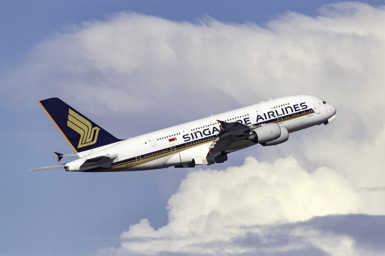 Singapore Airlines to Resume Nonstop Flights to Manchester Airport