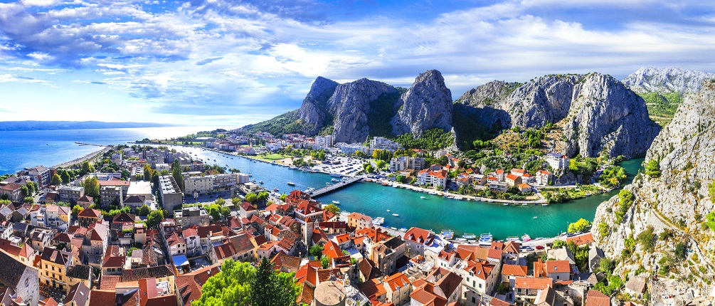 Croatia - impressive Omis town surrounded with gorges, over Cetina river