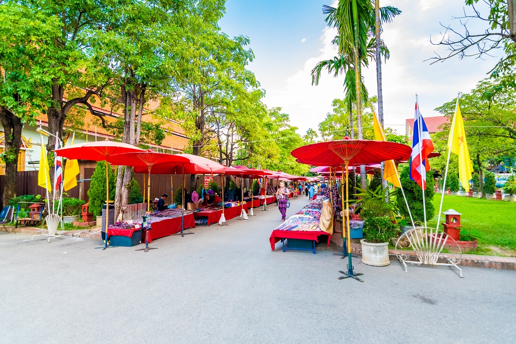 Sunday Street market , In Wat Phra Singh temple