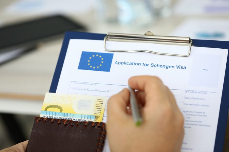 Brits Required to Pay €7 for EU Visas by End of 2022