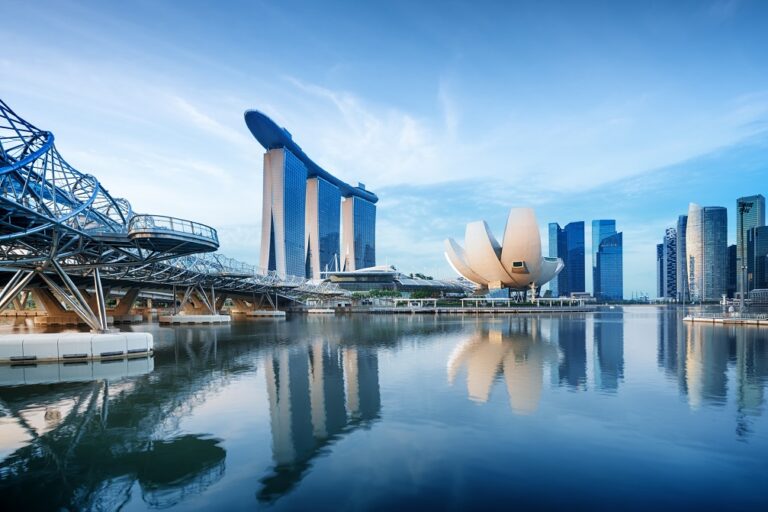 Singapore Plans  in Lighter Covid Travel Requirements