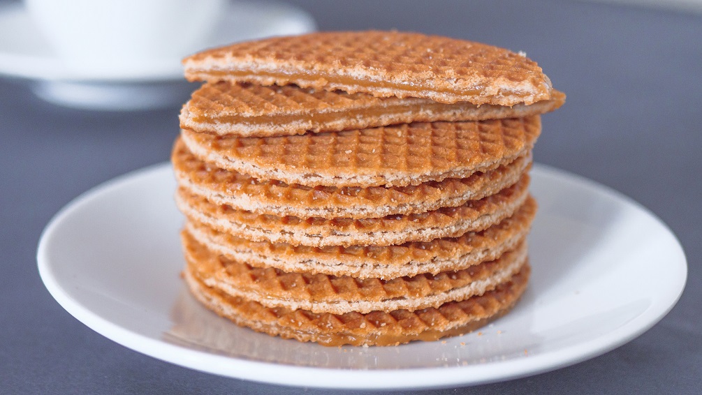  Dutch toffee cookies called Stroopwafels