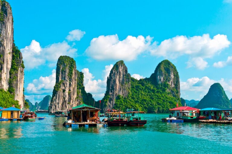 Vietnam Plans to Allow Tourists in Late November