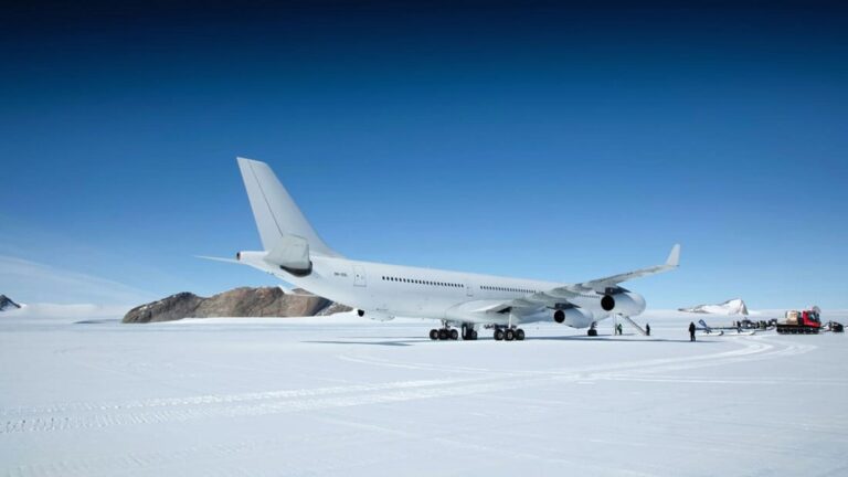 Hi Fly A340 Lands on Antarctica for First Time