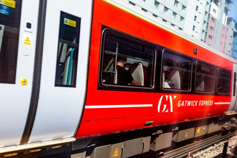 Gatwick Express Airport Train Link from Central London to Reopen before Christmas