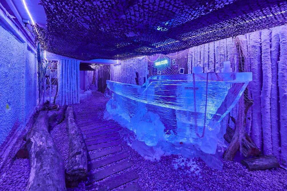 Kube Hotel Ice Bar