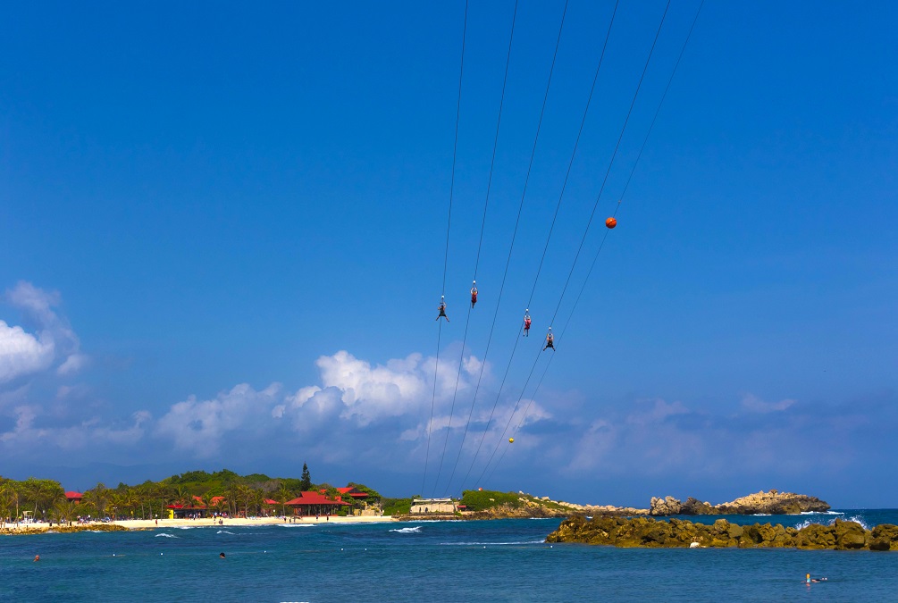 zipline on caribbean 