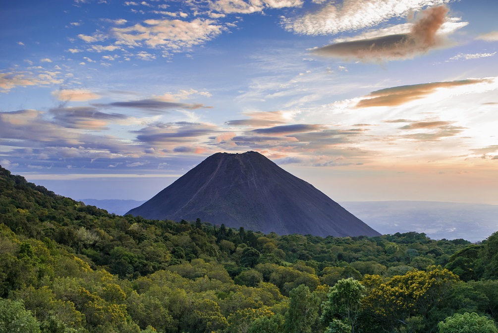 el salvador most popular tourist destination