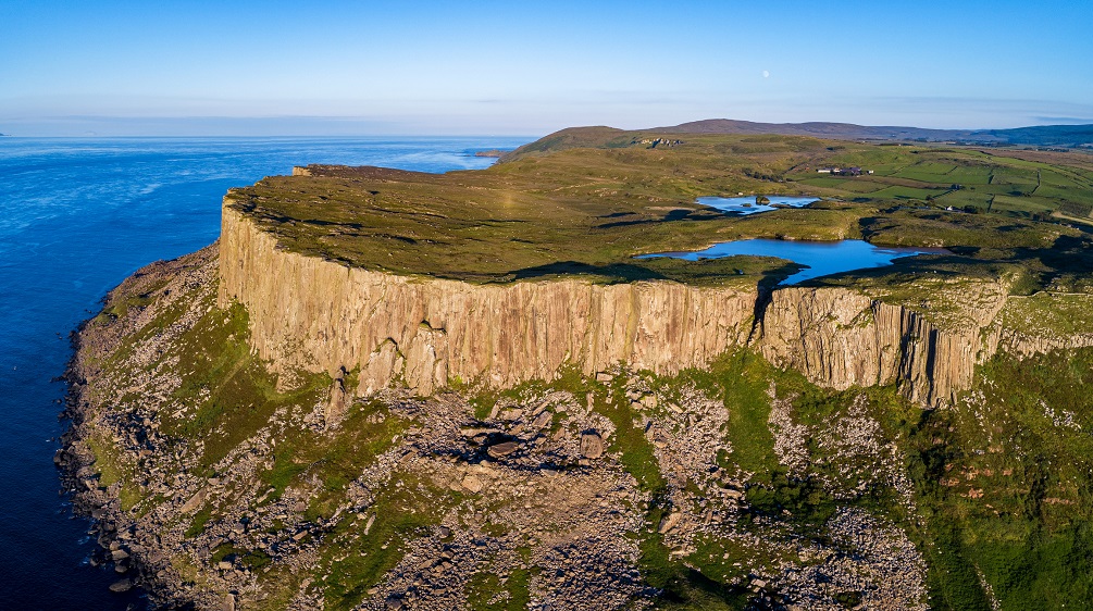  Northern Ireland, UK. Coast of Atlantic Ocean