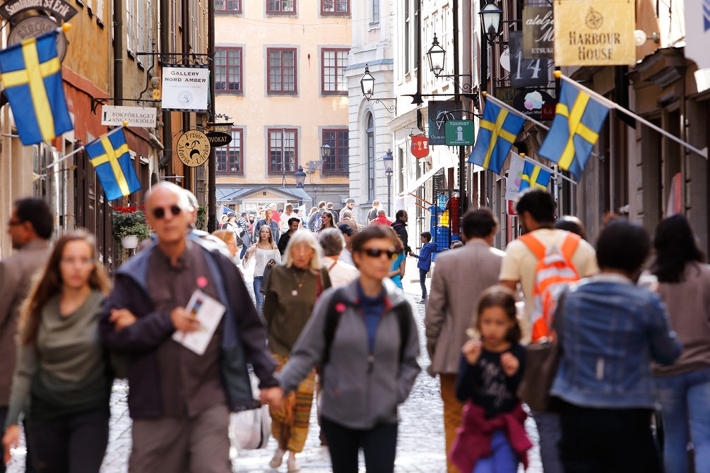 People walking the street Kopmangatan