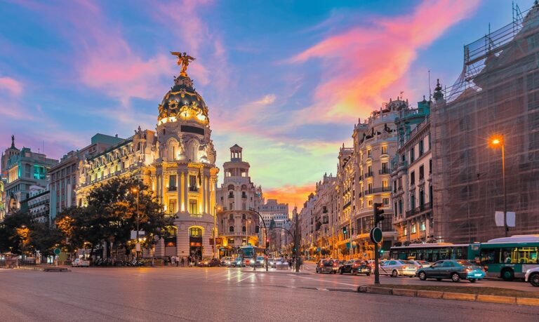 Spain Relaxes Entry Requirements for UK Tourists