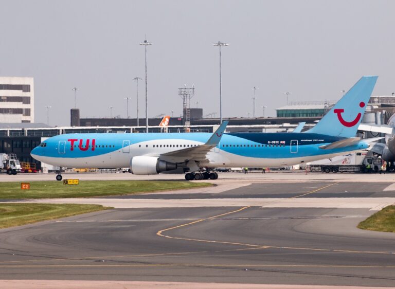 Tui to Offer 'Day-Ahead' Bag Drop Services at Gatwick's North Terminal and Manchester Airports
