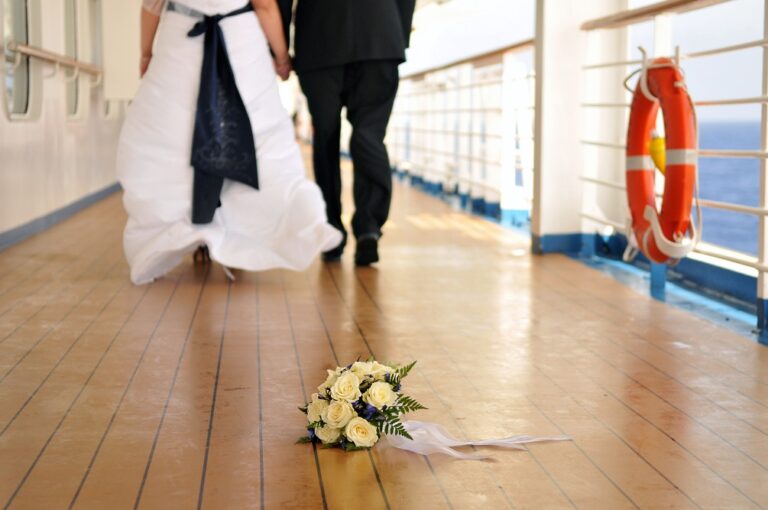 Carnival Cruise Now Accepts Wedding and Vow Renewal Reservations