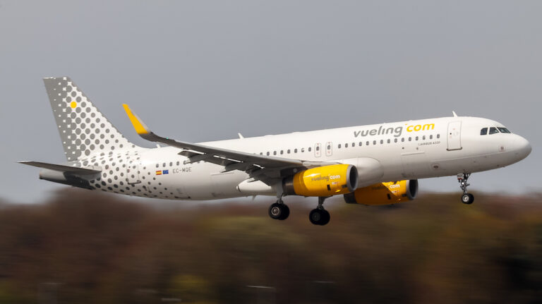 Vueling Adds Three Winter Flights from Gatwick to Spain