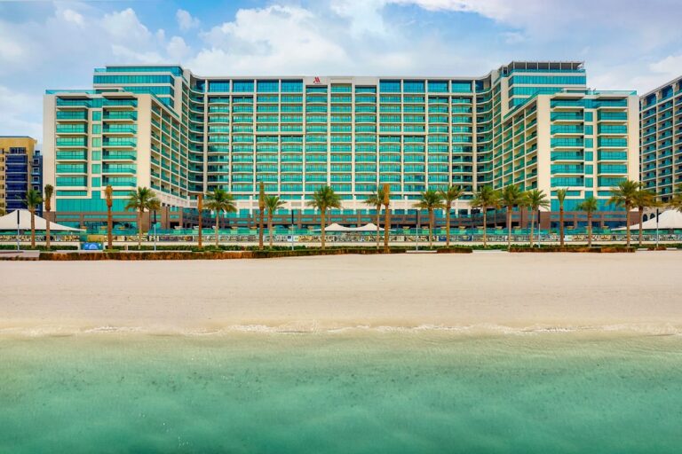 Marriott Hotels Opens First Resort in Dubai