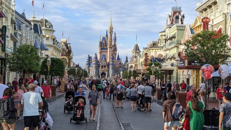 Walt Disney World Resort Releases Holiday Offer for 2023