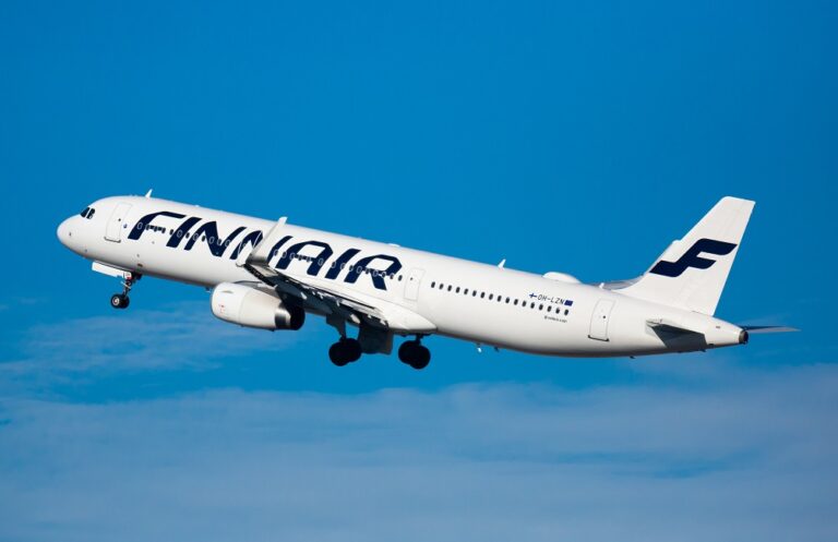 Finnair to Offer New Berry Based Dessert Wine