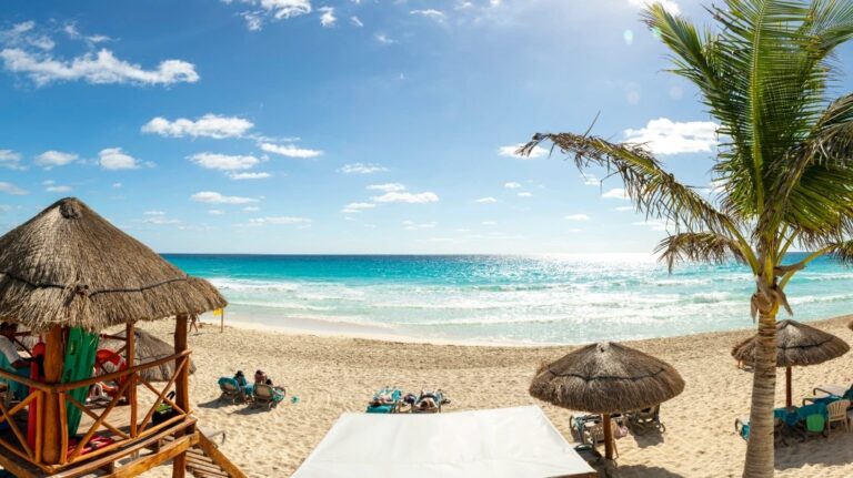 Beachfront Bliss: Hilton's All-Inclusive Resort in Cancun