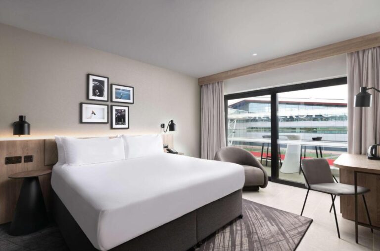Book Your Stay: Hilton Garden Inn Silverstone Circuit Hotel