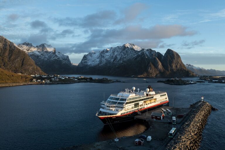 Hurry for Huge Savings: Up to 40% Off on Hurtigruten Expeditions