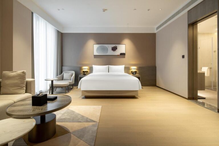 Welcome to Hyatt Place Linyi People's Square: Your Gateway to Linyi's Vibrant Business Hub