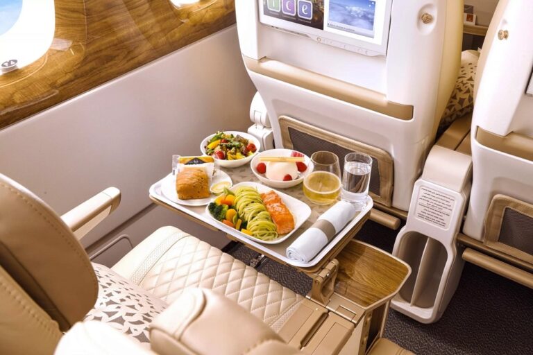 Emirates Launches Meal Pre-Booking Service on Dubai-London Flights